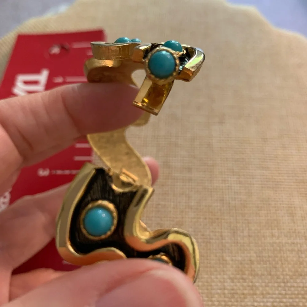 Striking vintage turquoise color black and gold cuff bracelet